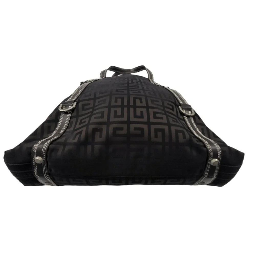 Givenchy auth way